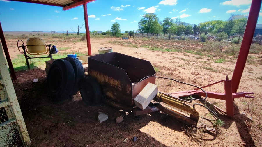 6 Bedroom Property for Sale in Middelburg Eastern Cape